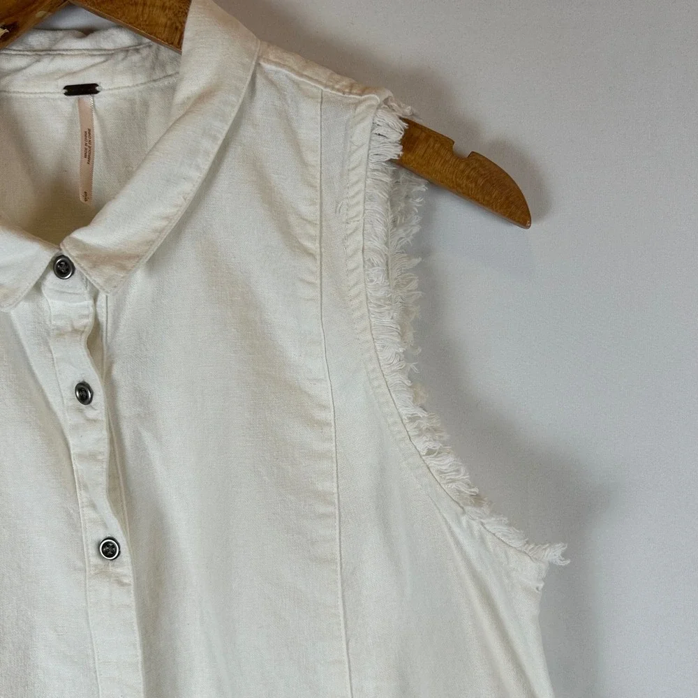 Free People White Sleeveless Button Down Shirt Top Frayed Edges Boho‎ S